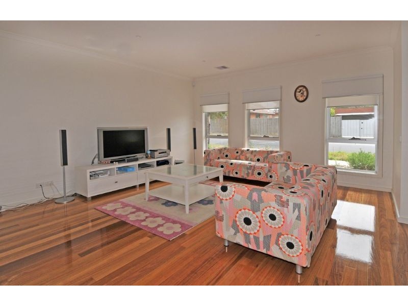 15 Rowan Street, Glenroy VIC 3046
