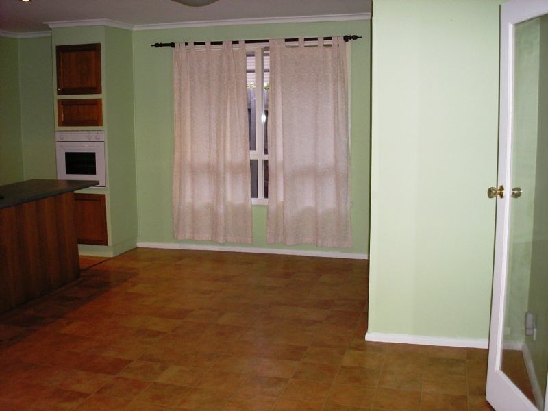 68 Devereaux Street, Oak Park VIC 3046