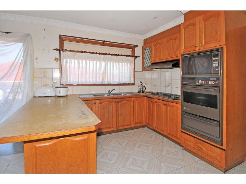 25 Officer Street, Meadow Heights VIC 3048