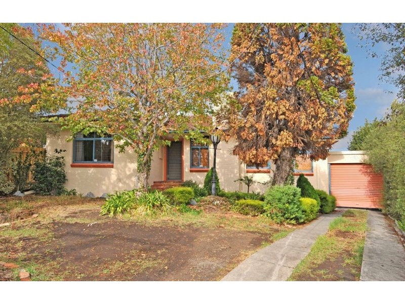 102 Valley Crescent, Glenroy VIC 3046