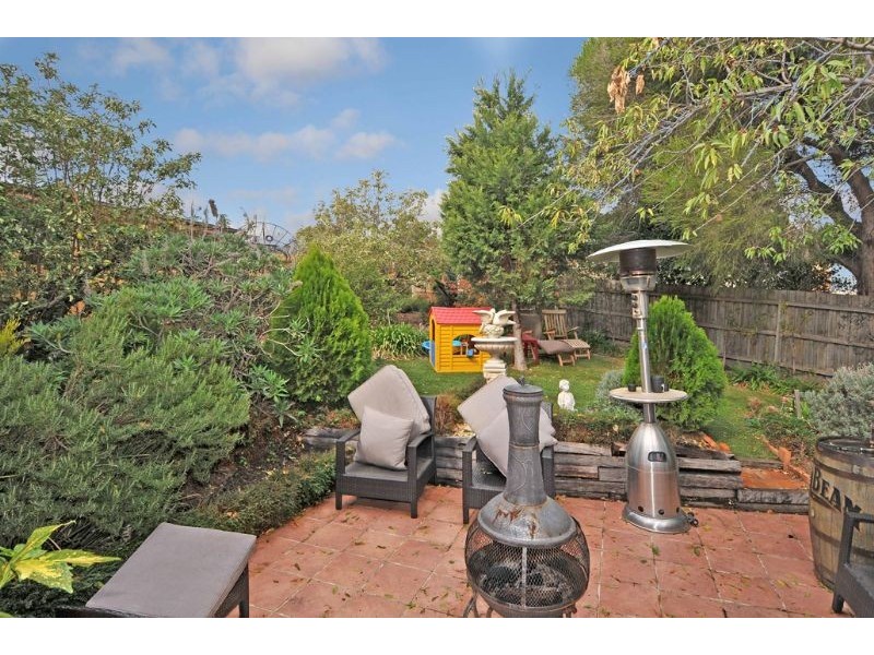 102 Valley Crescent, Glenroy VIC 3046