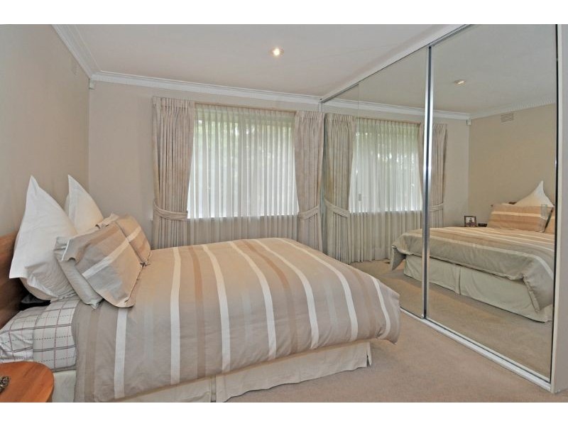 10 Leighton Crescent, Fawkner VIC 3060