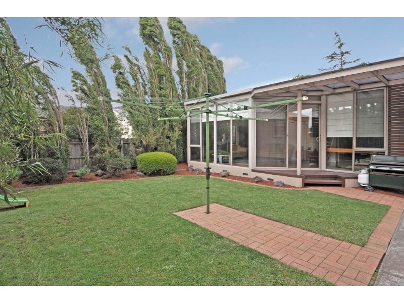 10 Leighton Crescent, Fawkner VIC 3060