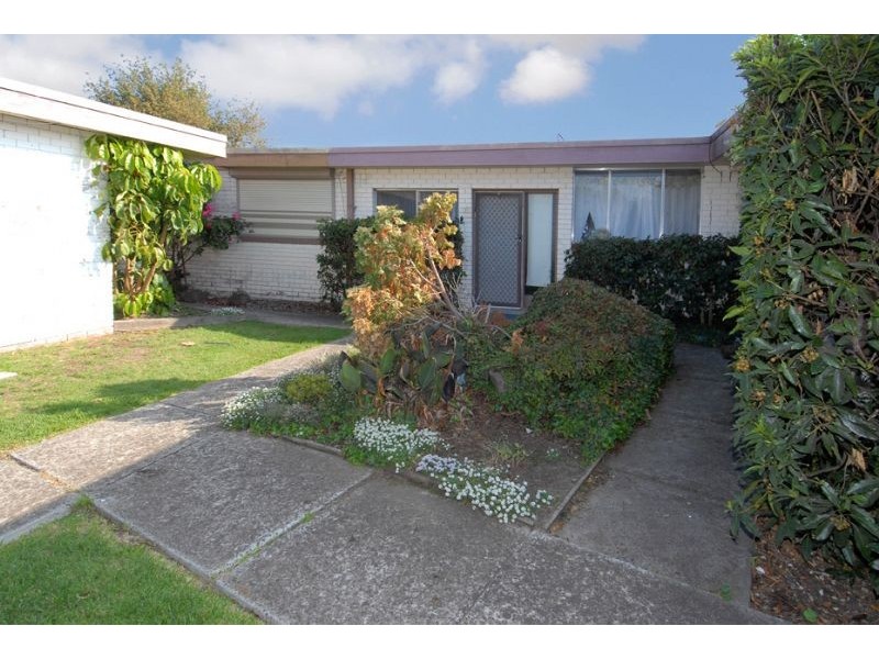 2/23a Becket Street, Glenroy VIC 3046