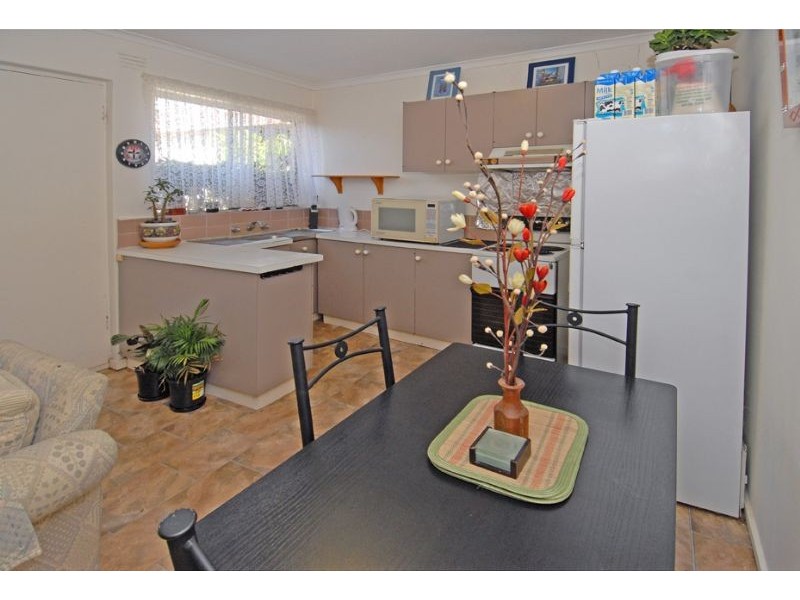 2/23a Becket Street, Glenroy VIC 3046