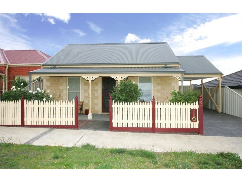 9 Parkstone View, Craigieburn VIC 3064