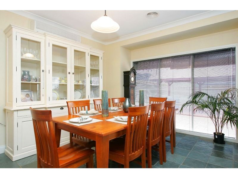 9 Parkstone View, Craigieburn VIC 3064