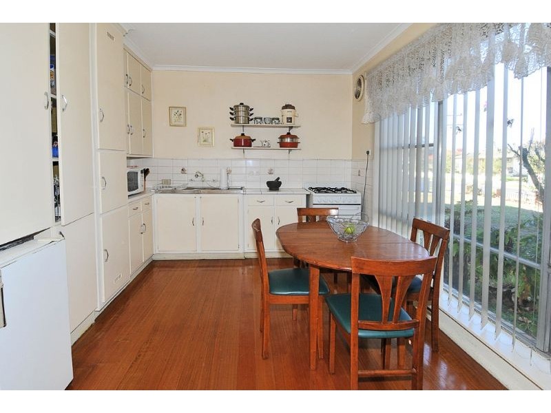 18 Guildford Avenue, Coolaroo VIC 3048