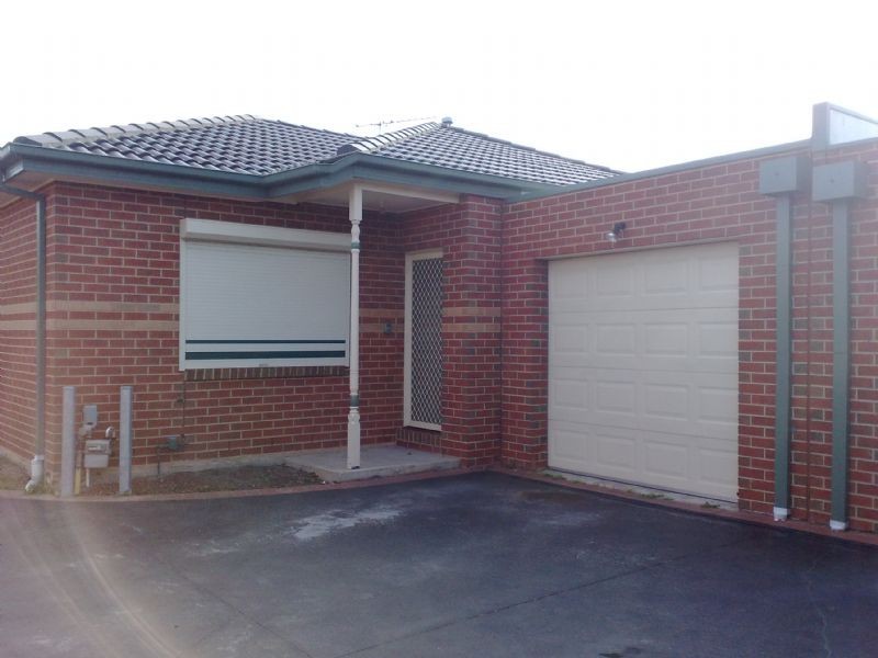 2/13 Gellibrand Crescent, Reservoir VIC 3073