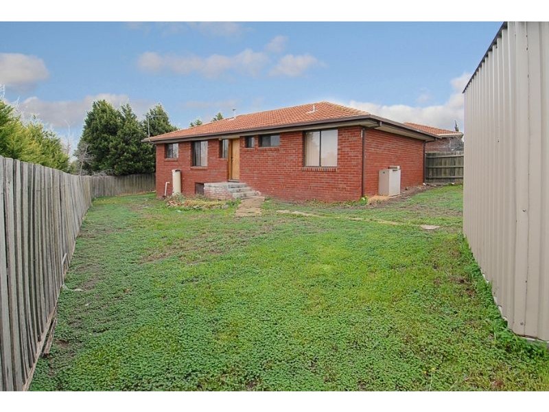 2/7 Tarwin Place, Meadow Heights VIC 3048