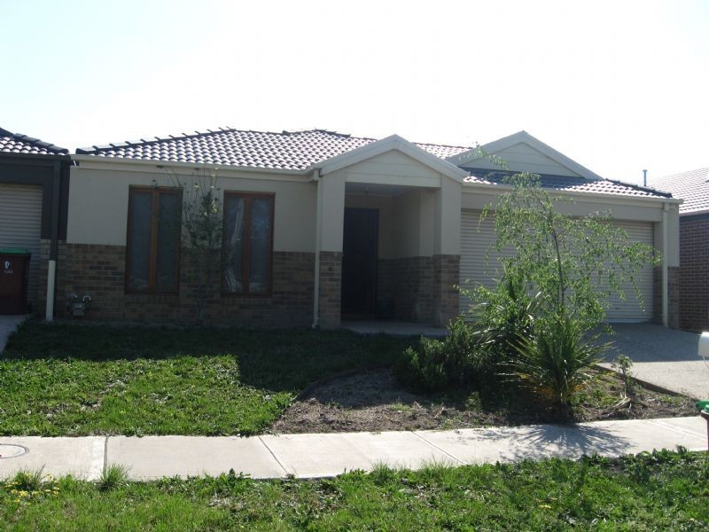 9 Sunbird Avenue, Cranbourne VIC 3977