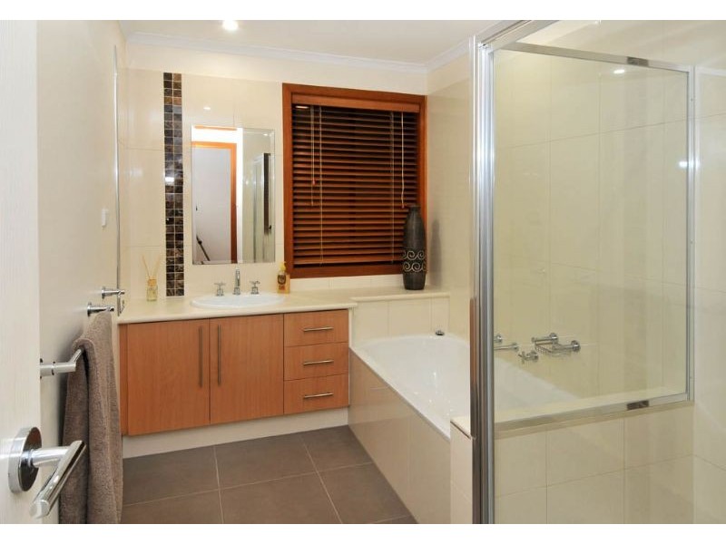 53 Outlook Drive, Glenroy VIC 3046