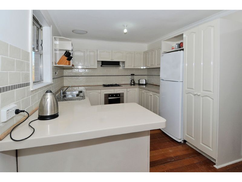 7 Lorraine Crescent, Jacana VIC 3047