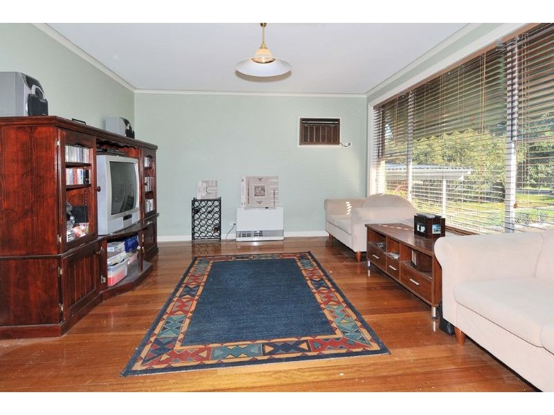 7 Lorraine Crescent, Jacana VIC 3047