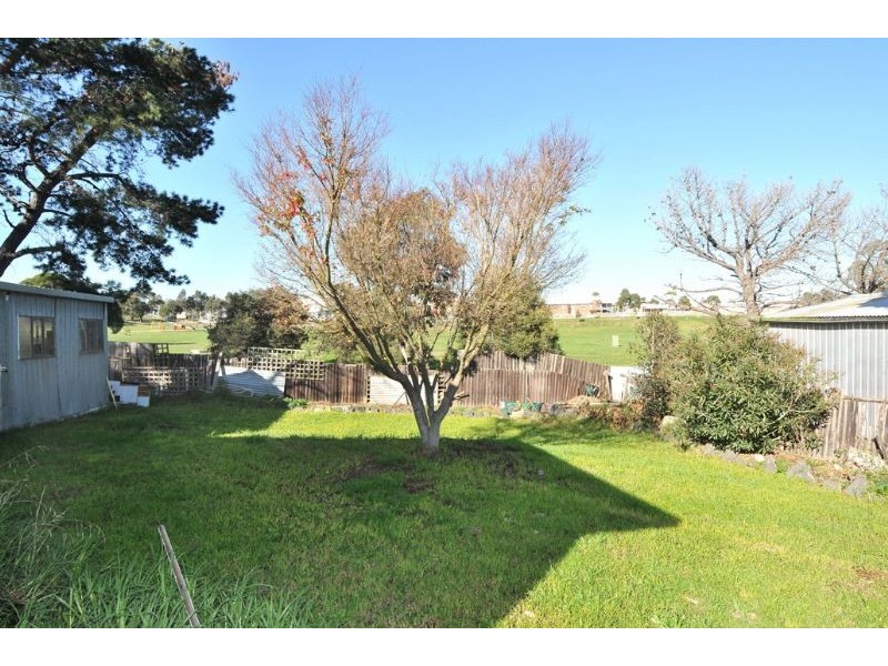 7 Lorraine Crescent, Jacana VIC 3047