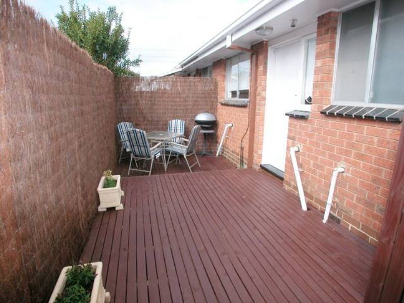 2/26 Gladstone Parade, Glenroy VIC 3046