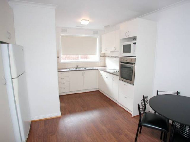 2/26 Gladstone Parade, Glenroy VIC 3046