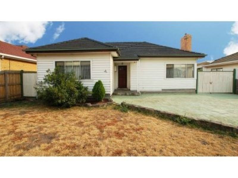 6 Malcom Street, Oak Park VIC 3046