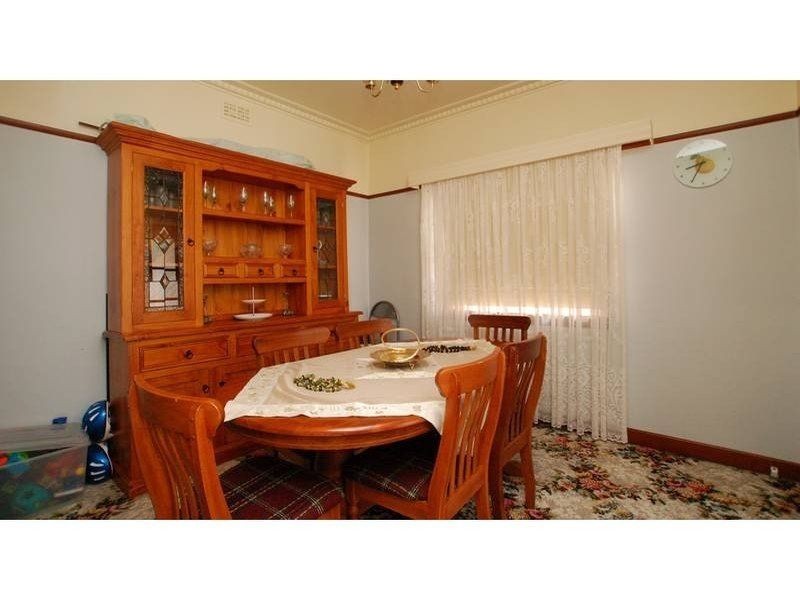 6 Malcom Street, Oak Park VIC 3046