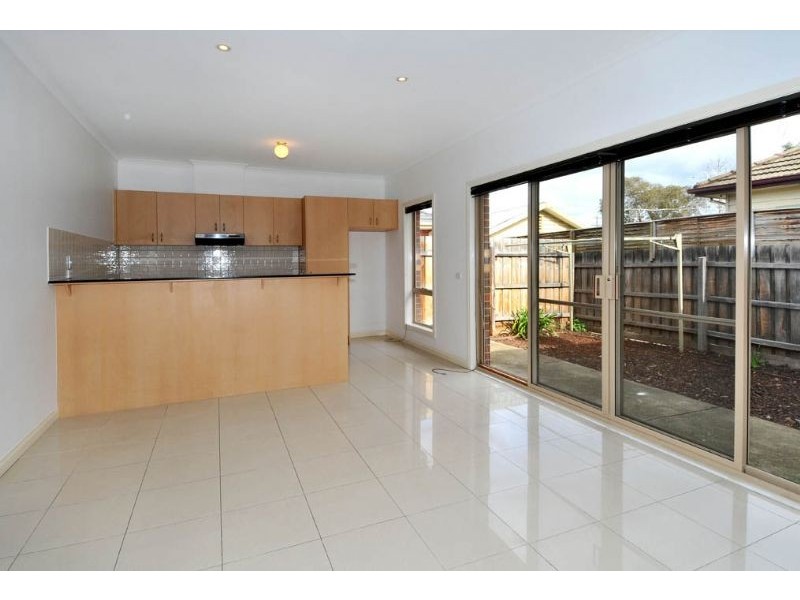 1/41 Rhodes Parade, Oak Park VIC 3046