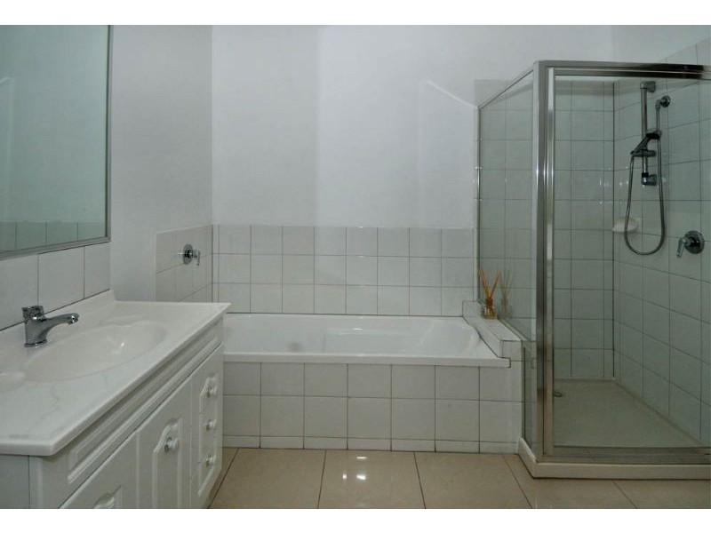 1/41 Rhodes Parade, Oak Park VIC 3046