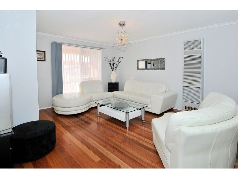 15 Gimlet Close, Meadow Heights VIC 3048