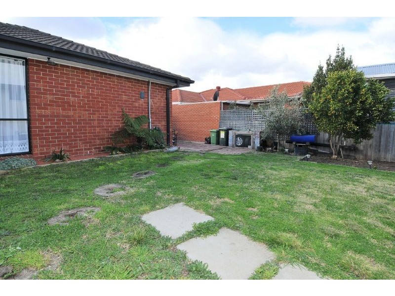 15 Gimlet Close, Meadow Heights VIC 3048