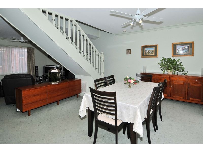 4/15 Station Road, Oak Park VIC 3046