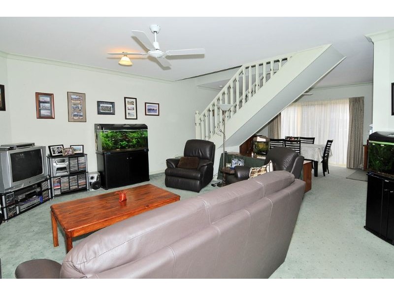 4/15 Station Road, Oak Park VIC 3046