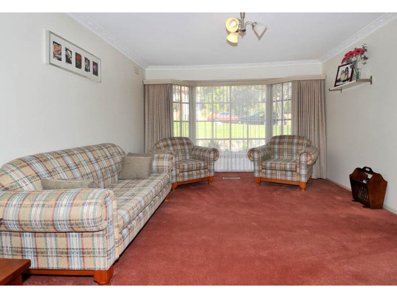 28 Moonee Boulevard, Glenroy VIC 3046