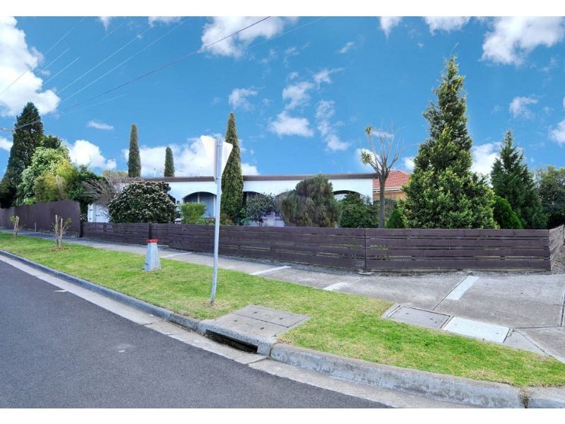 11 Sadie Street, Glenroy VIC 3046