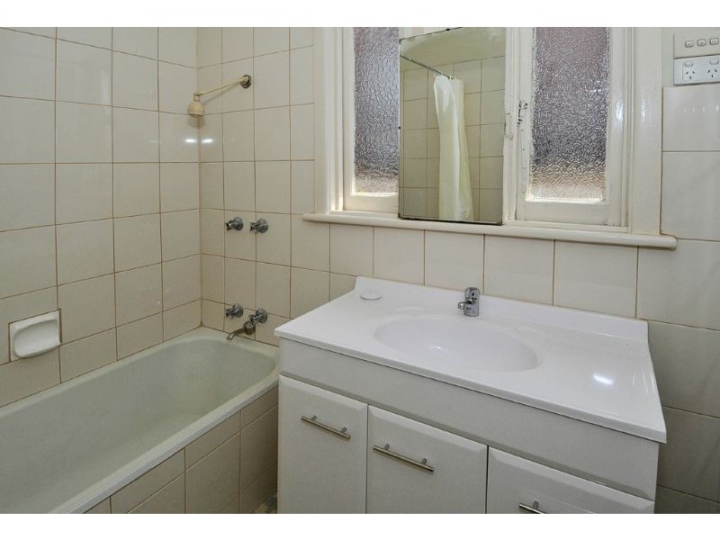 5 EILEEN STREET, Hadfield VIC 3046