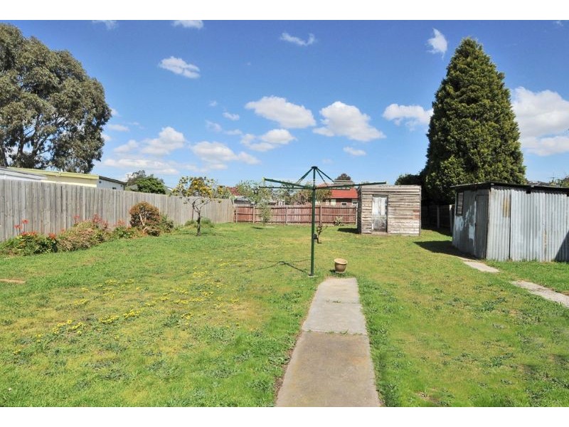 5 EILEEN STREET, Hadfield VIC 3046