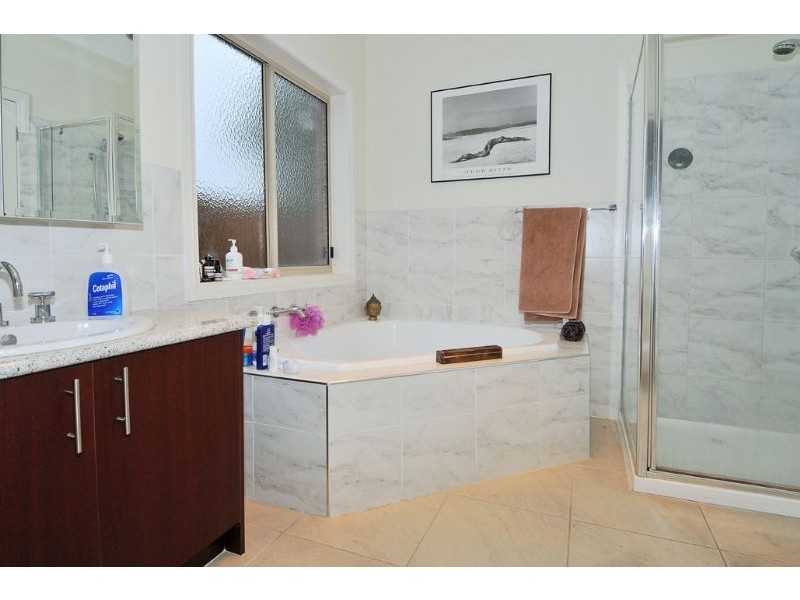 2/3 Mitchell Court, Glenroy VIC 3046