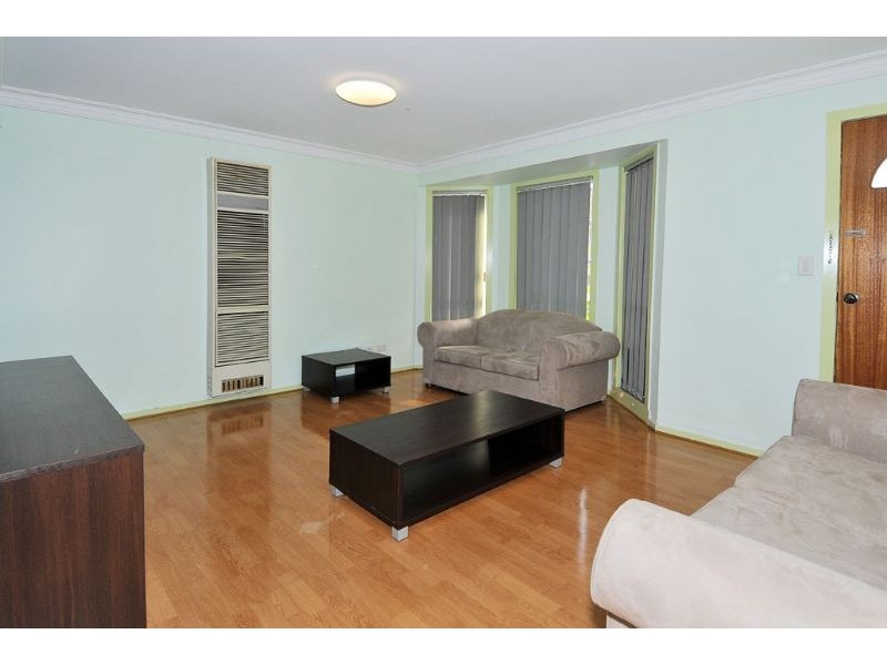 2/67 Rhodes Parade, Oak Park VIC 3046