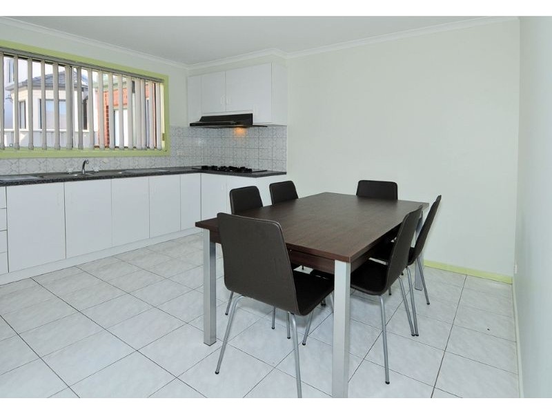 2/67 Rhodes Parade, Oak Park VIC 3046