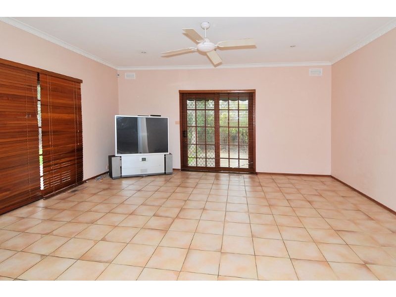 9 Ogden Street, Glenroy VIC 3046