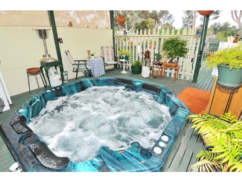 2 St James Street, Hadfield VIC 3046