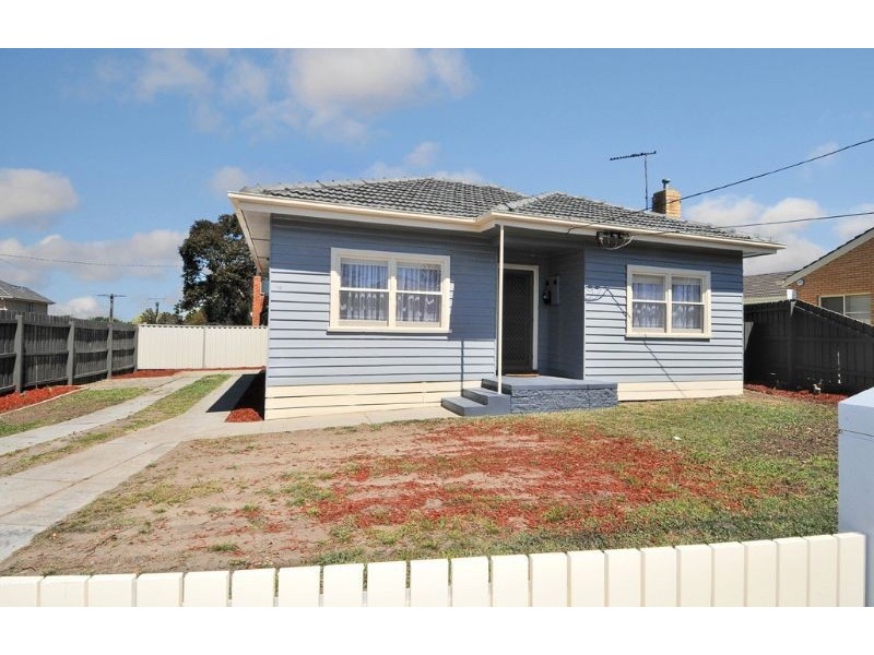 19 Willett Avenue, Oak Park VIC 3046