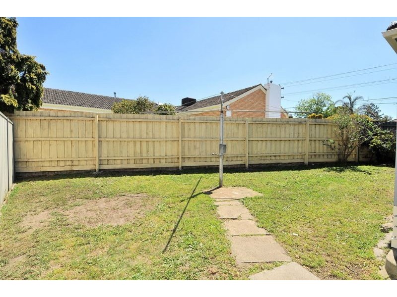 19 Willett Avenue, Oak Park VIC 3046