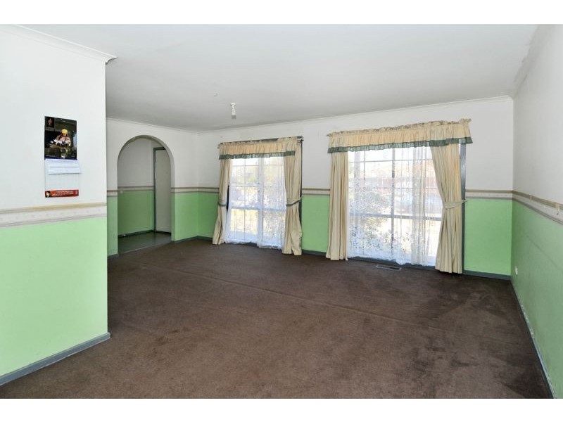 35 Hibiscus Close, Meadow Heights VIC 3048