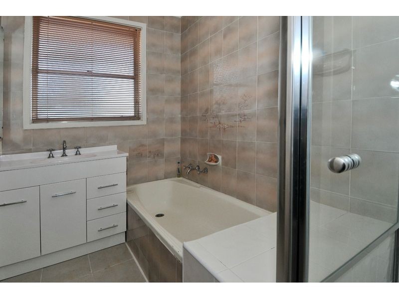 102 Ripplebrook Drive, Broadmeadows VIC 3047
