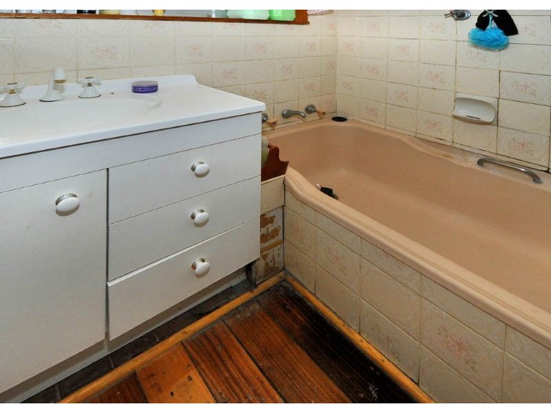 20 Finchley Avenue, Glenroy VIC 3046