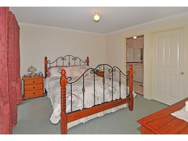 6A Albert Street, Oak Park VIC 3046