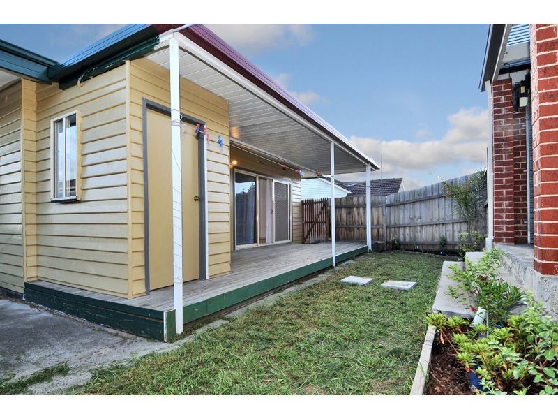 1/70 View Street, Glenroy VIC 3046