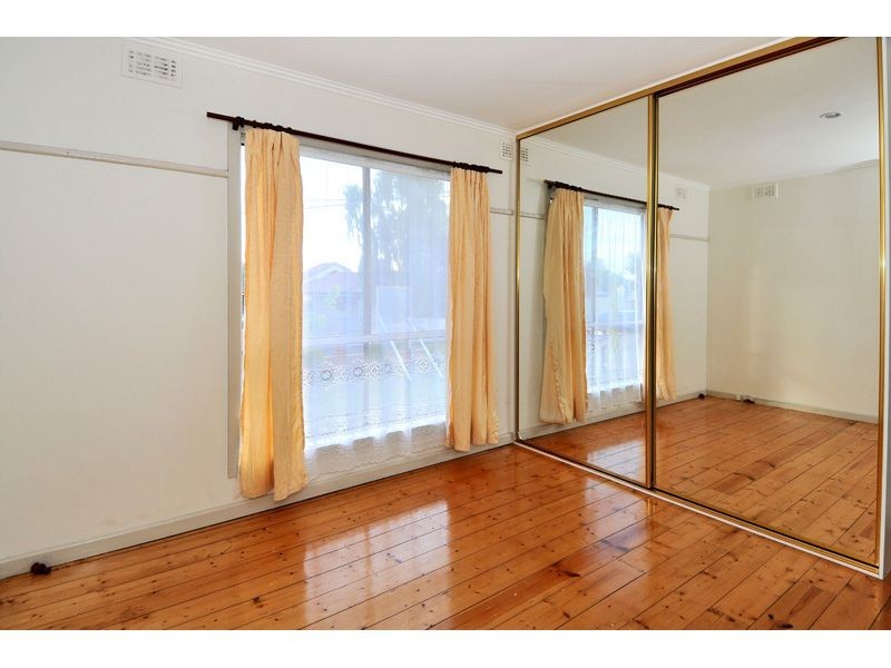 1/70 View Street, Glenroy VIC 3046