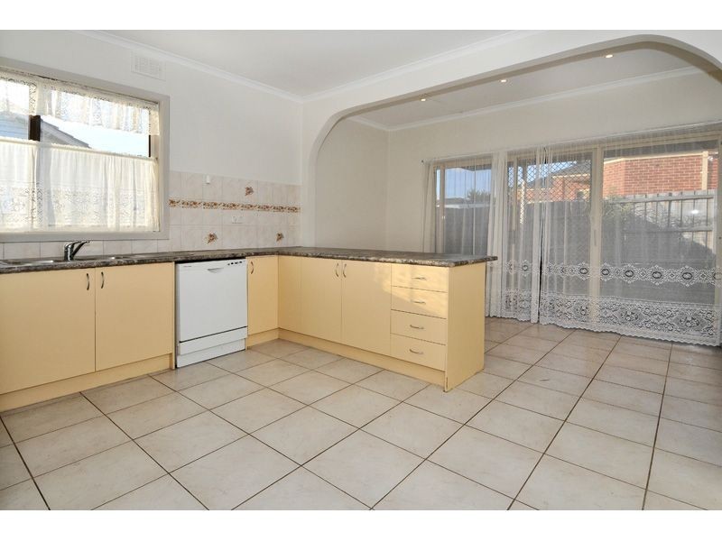1/70 View Street, Glenroy VIC 3046