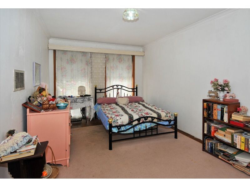 5 Fraser Court, Jacana VIC 3047