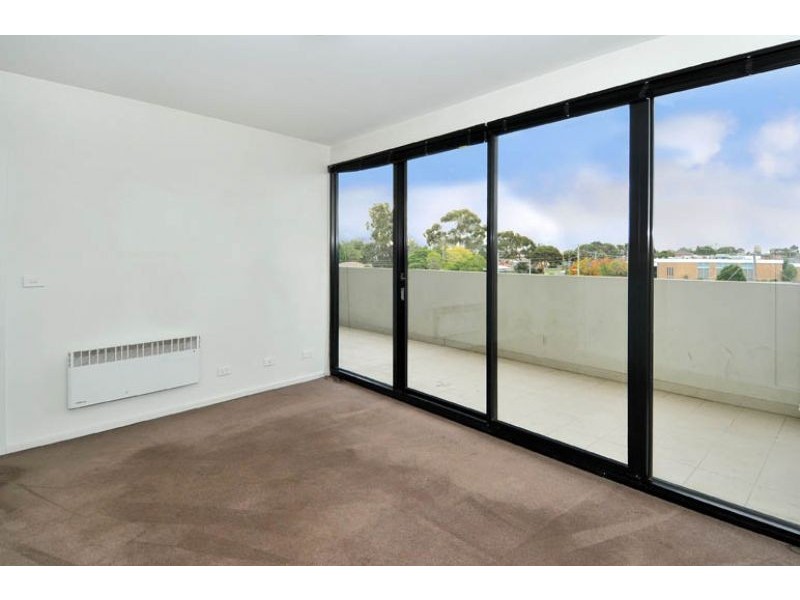 204/30-32 East Esplanade, St Albans VIC 3021