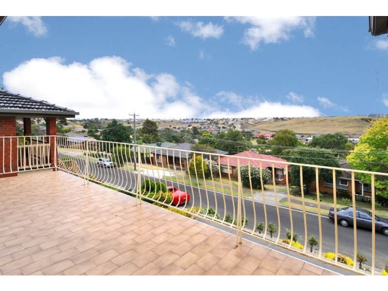 24 Centre Way, Glenroy VIC 3046